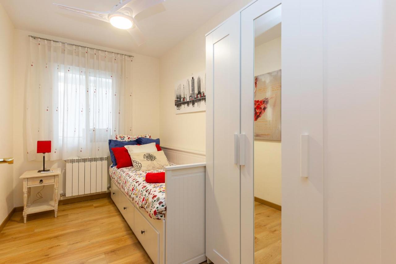 Apartamento Puente De Segovia Apartment Madrid Bagian luar foto